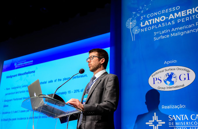 Dr. Artur Reis palestrando em congresso latino-americano de neoplasias peritoneais
